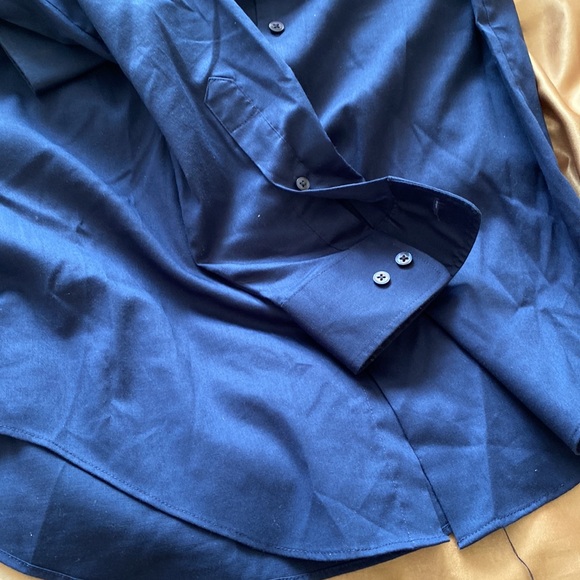 Shirt - Picture 3 of 4